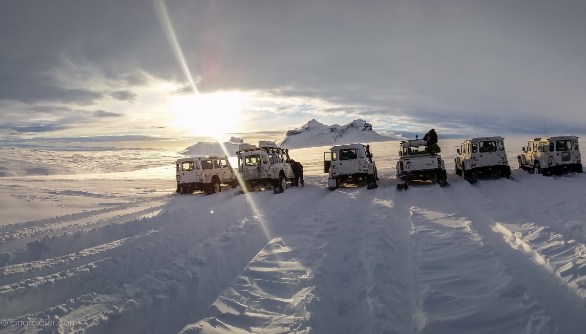 Convoy tour on Skjaldbreið volcano | ISAK 4x4 Rental Convoy tour on Skjaldbreið volcano | ISAK 4x4 Rental